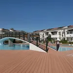 Апартаменти Lovely With Two Fenced Garden *
