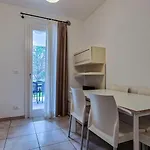 Апартаменти Lovely With Two Fenced Garden