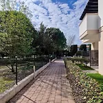 Διαμέρισμα Lovely With Two Fenced Garden Μπιμπιόνε