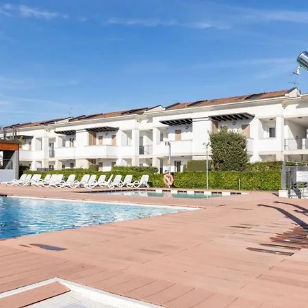 Διαμέρισμα Lovely With Two Fenced Garden *