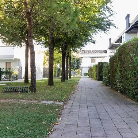 Διαμέρισμα Lovely With Two Fenced Garden Μπιμπιόνε