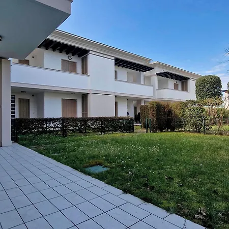 Lovely With Solarium And Swimming Pool Bibione