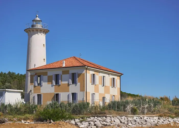 Lovely With Two Fenced Garden 비비오네