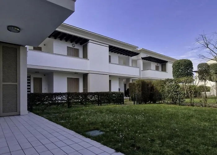 Lovely With Two Fenced Garden