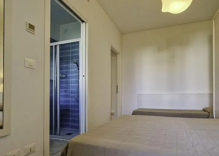 Lovely With Two Fenced Garden * بيبيوني