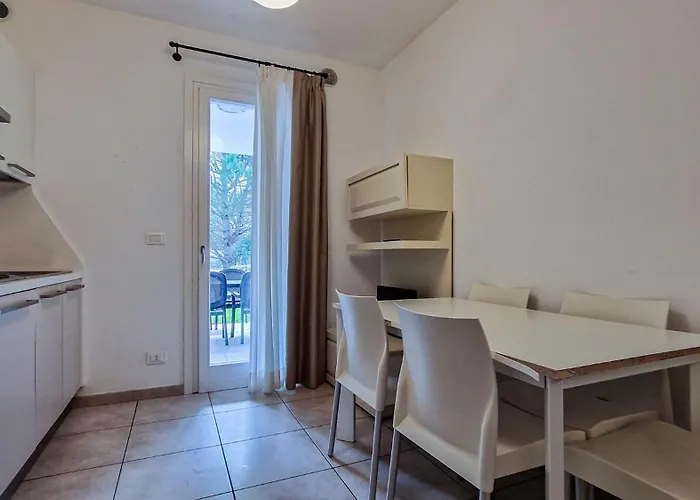 Appartamento Lovely With Two Fenced Garden